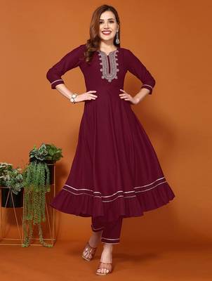 Women Floral Embroidered Kurta with Trousers & Dupatta 6
