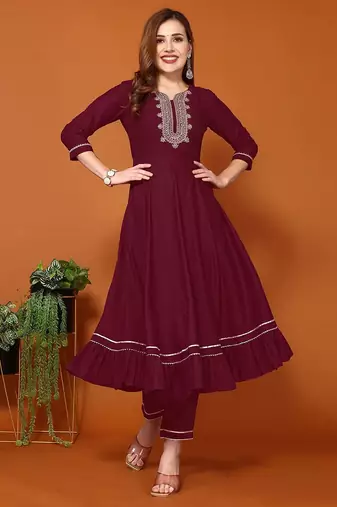 Women Floral Embroidered Kurta with Trousers & Dupatta