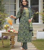 Women Floral Printed Regular Mirror Work Kurta with Trousers & With Dupatta