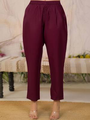 Women Floral Printed Regular Thread Work Kurta with Trousers & With Dupatta 4