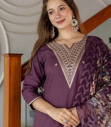 Women Floral Embroidered Sequinned Kurta with Trousers & Dupatta