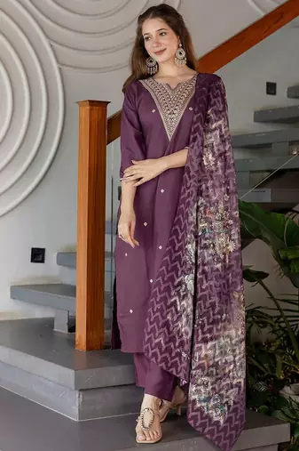 Women Floral Embroidered Sequinned Kurta with Trousers & Dupatta