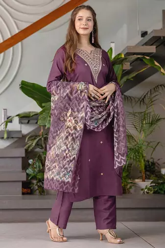 Women Floral Embroidered Sequinned Kurta with Trousers & Dupatta