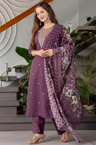 Women Floral Embroidered Sequinned Kurta with Trousers & Dupatta