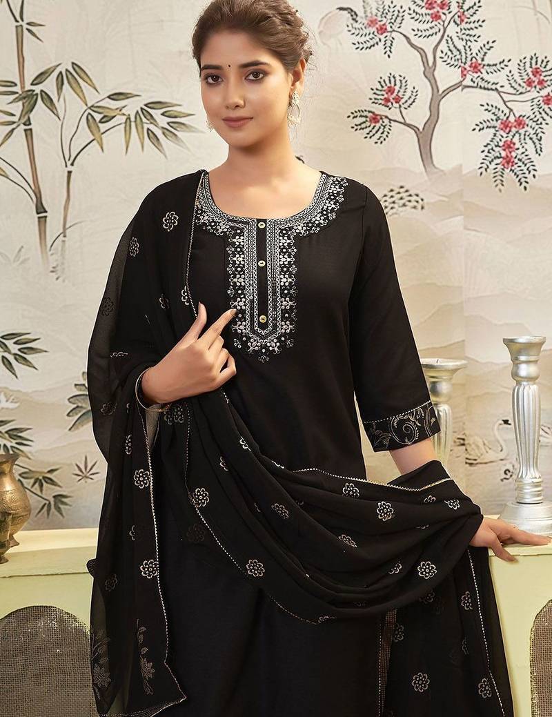 Women Ethnic Motifs Embroidered Kurta with Trousers & Dupatta