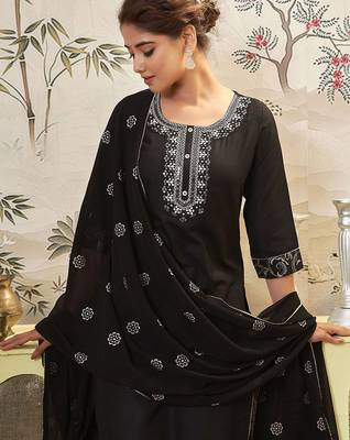 Women Ethnic Motifs Embroidered Kurta with Trousers & Dupatta 5