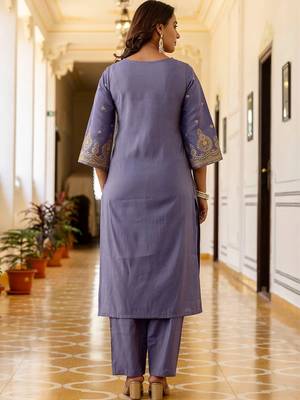 Women Ethnic Motifs Embroidered Regular Pure Silk Kurta with Trousers & With Dupatta 2
