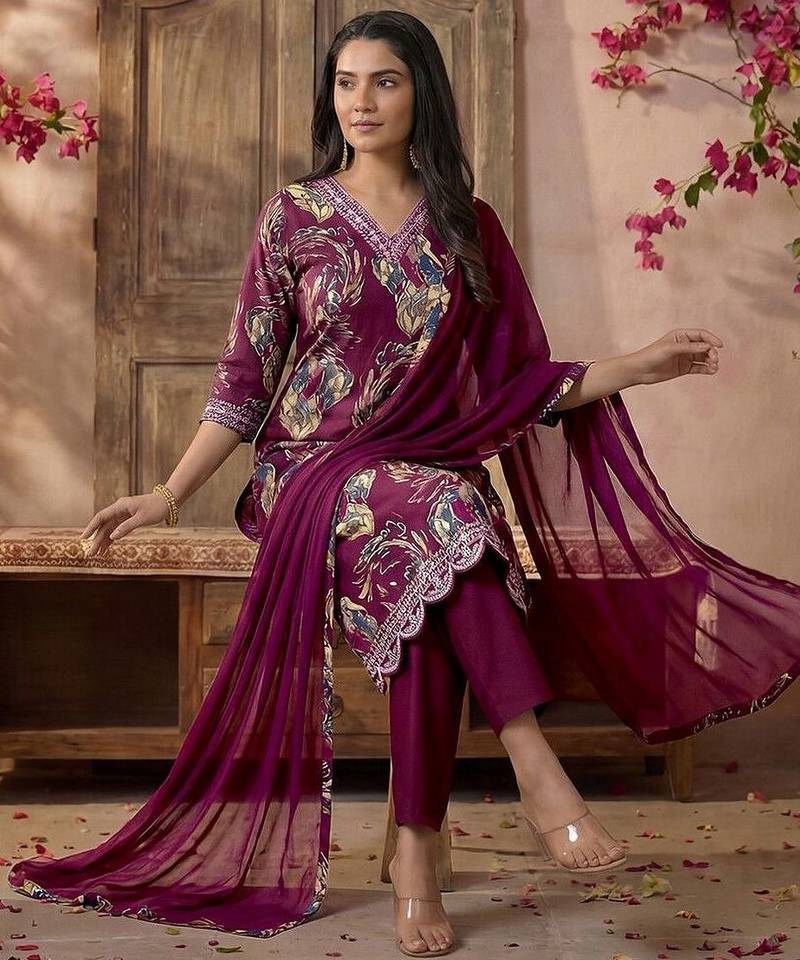 Women Ethnic Motifs Printed Regular Kurta with Trousers & With Dupatta