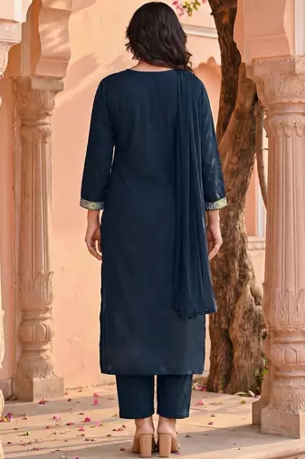 Women Ethnic Motifs Embroidered Regular Thread Work Kurta with Trousers & With Dupatta