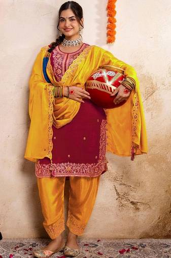 Women Embroidered Regular Kurta with Patiala & With Dupatta