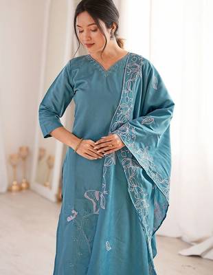 Women Embroidered Regular Kurta with Trousers & With Dupatta 2
