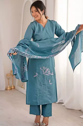 Women Embroidered Regular Kurta with Trousers & With Dupatta