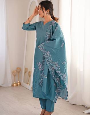 Women Embroidered Regular Kurta with Trousers & With Dupatta 6