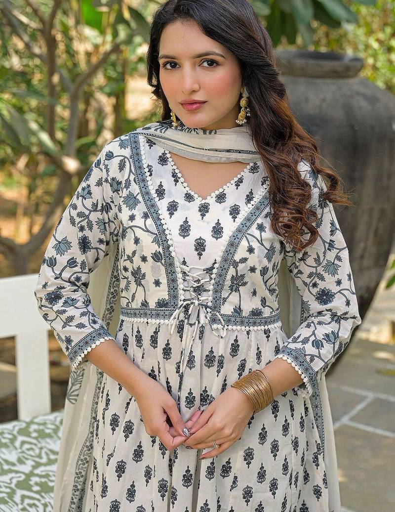 Women Floral Printed Empire Pure Cotton Kurta with Trousers & With Dupatta