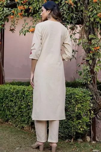 Women Floral Embroidered Regular Thread Work Pure Cotton Kurta with Trousers & With Dupatta