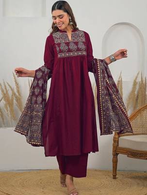 Women Ethnic Motifs Printed Empire Kurta with Trousers & With Dupatta 7