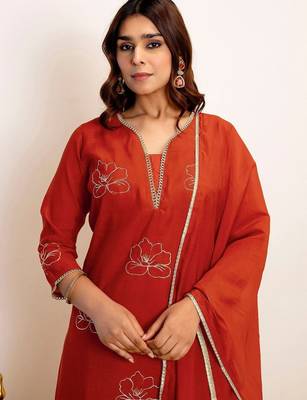 Women Floral Embroidered Regular Thread Work Kurta with Palazzos & With Dupatta 2