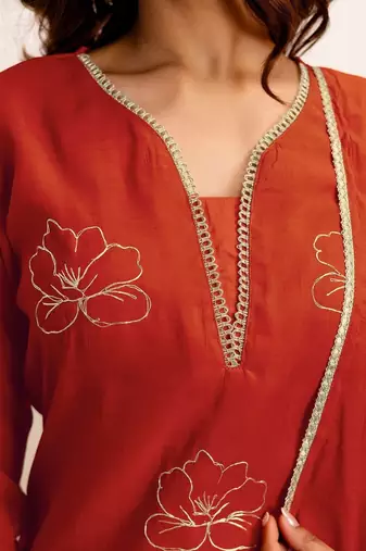 Women Floral Embroidered Regular Thread Work Kurta with Palazzos & With Dupatta