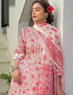 Women Floral Printed Regular Kurta with Trousers & With Dupatta 2