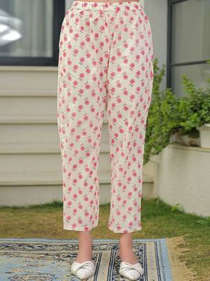 Women Floral Printed Regular Kurta with Trousers & With Dupatta 5