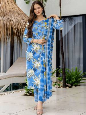 Women Floral Printed Regular Kurta with Trousers & With Dupatta 5