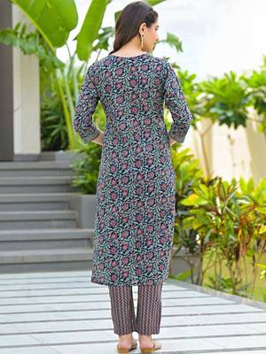Women Floral Printed Regular Kurta with Trousers & With Dupatta 4
