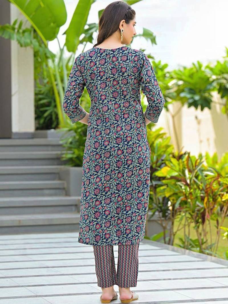 Women Floral Printed Regular Kurta with Trousers & With Dupatta