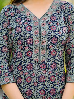 Women Floral Printed Regular Kurta with Trousers & With Dupatta 5