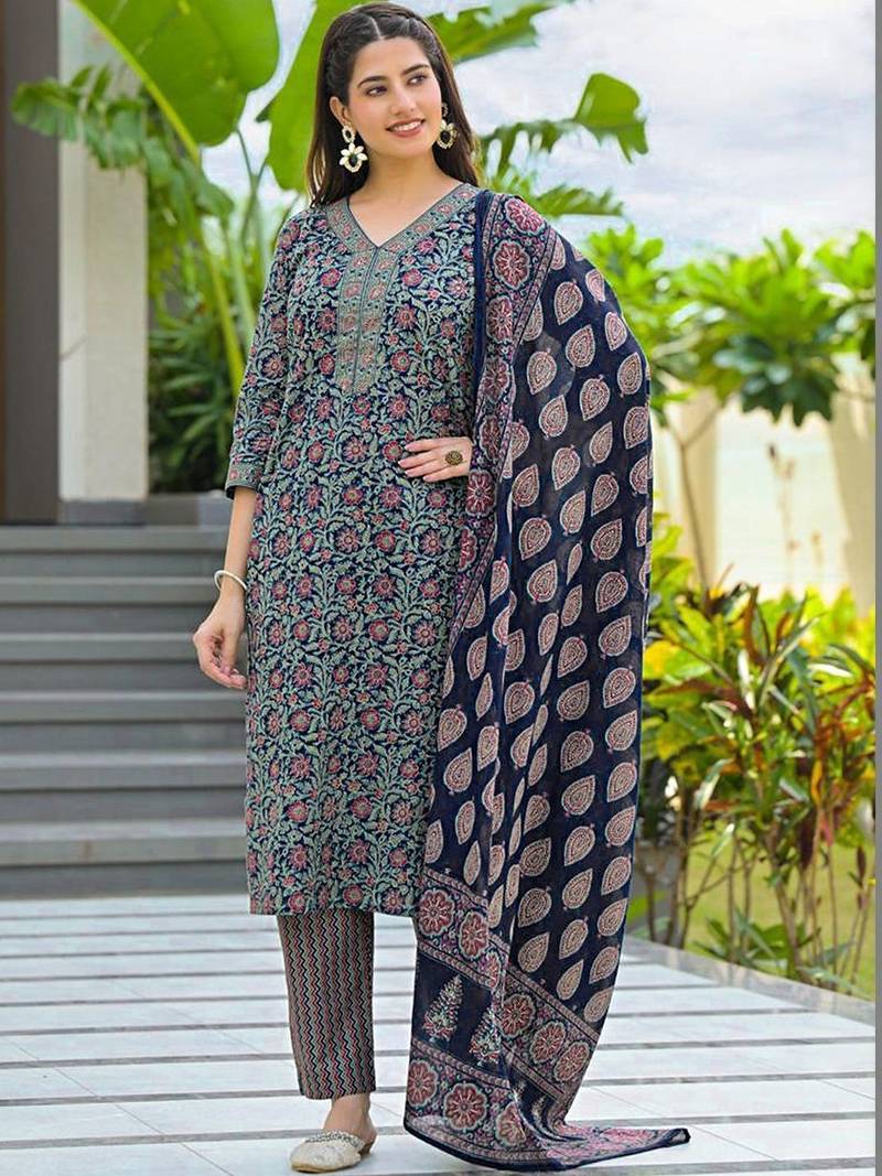 Women Floral Printed Regular Kurta with Trousers & With Dupatta