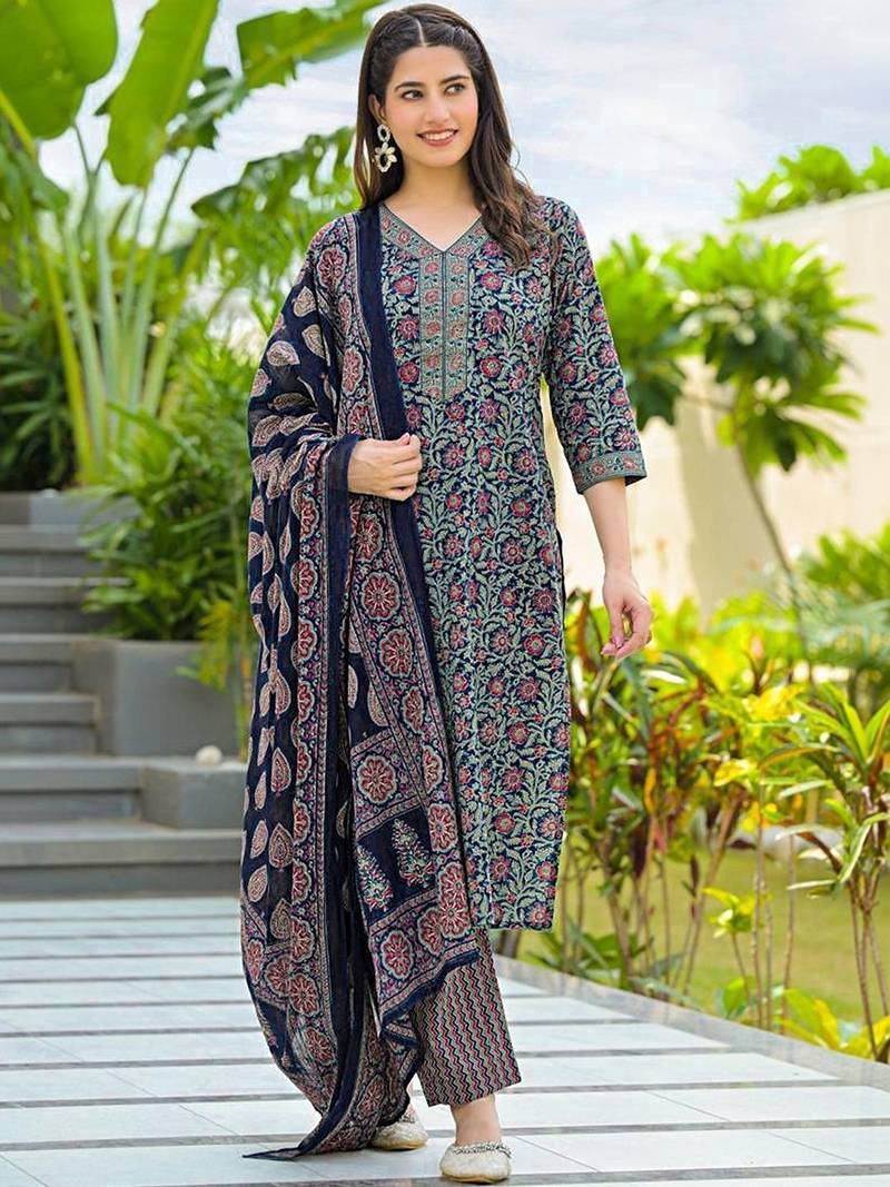 Women Floral Printed Regular Kurta with Trousers & With Dupatta