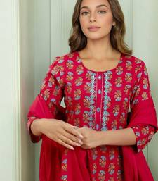 Women Ethnic Motifs Printed Straight Kurta with Trousers & Dupatta