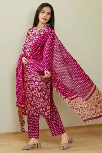 Women Floral Printed Kurta with Trousers & Dupatta