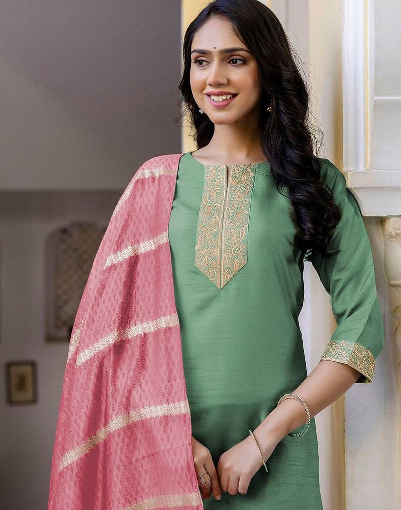 Women Ethnic Motifs Yoke Design Kurta with Trousers & With Dupatta