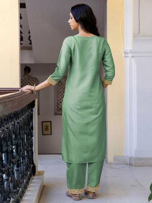 Women Ethnic Motifs Yoke Design Kurta with Trousers & With Dupatta 3