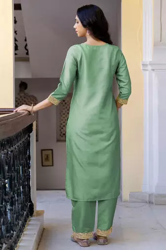 Women Ethnic Motifs Yoke Design Kurta with Trousers & With Dupatta