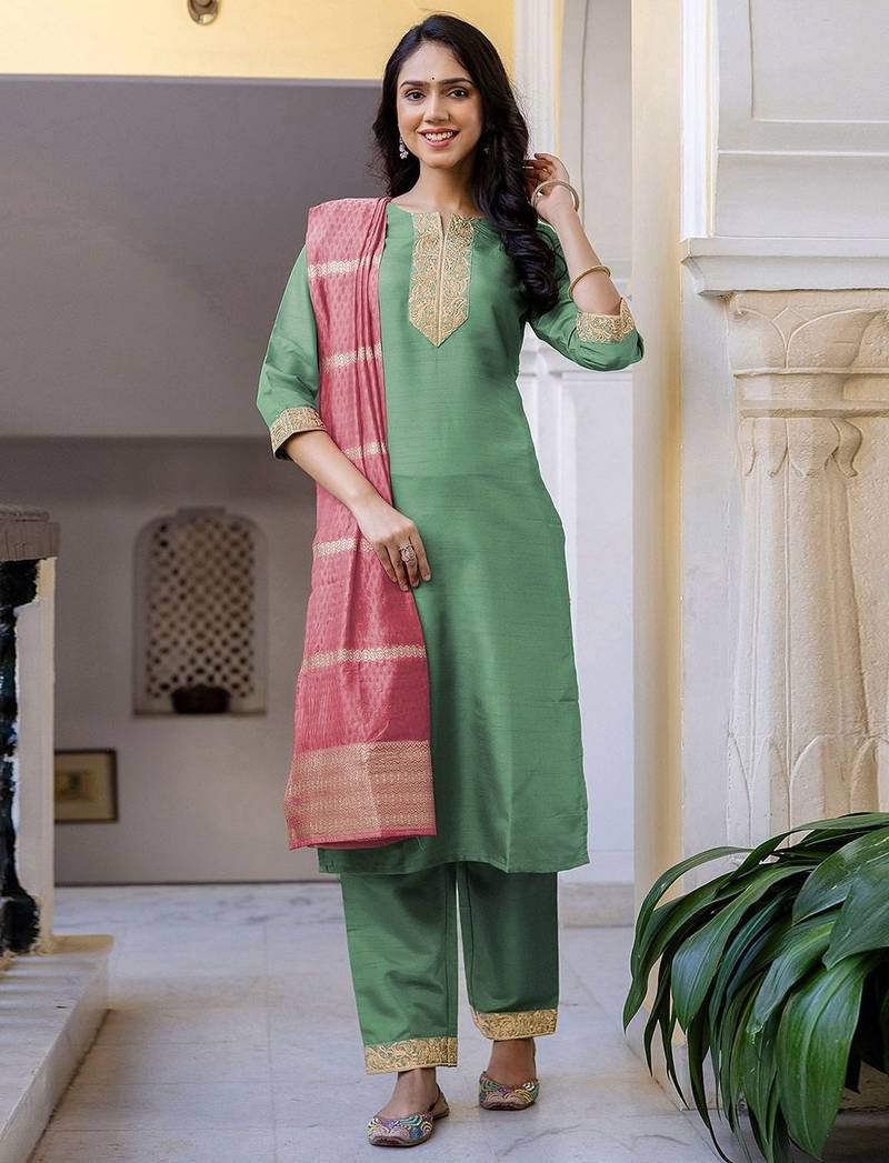 Women Ethnic Motifs Yoke Design Kurta with Trousers & With Dupatta