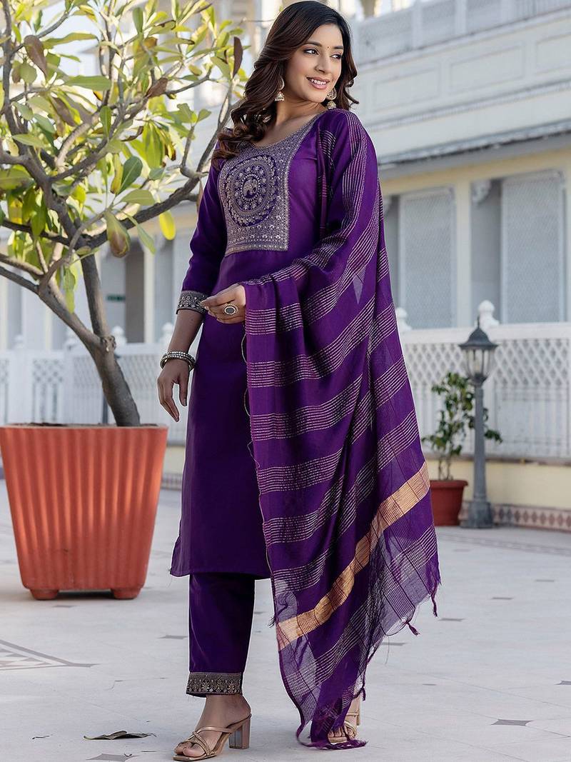 Women Woven Design Kurta with Trousers & Dupatta