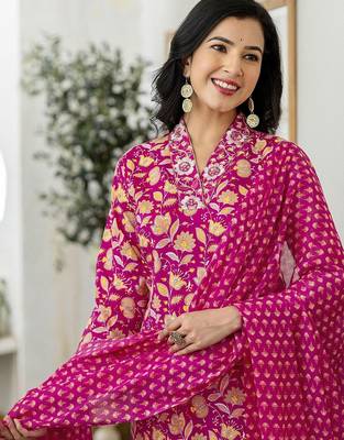 Women Floral Printed Regular Sequinned Kurta with Trousers & With Dupatta 2