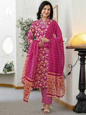 Women Floral Printed Regular Sequinned Kurta with Trousers & With Dupatta 1