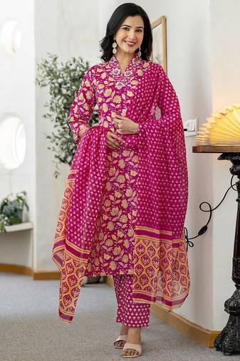 Women Floral Printed Regular Sequinned Kurta with Trousers & With Dupatta