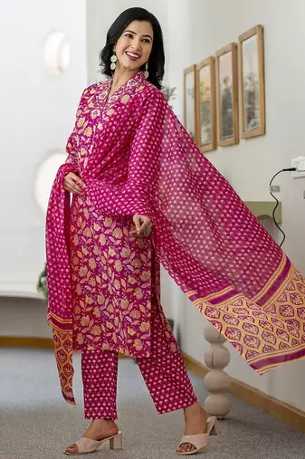 Women Floral Printed Regular Sequinned Kurta with Trousers & With Dupatta