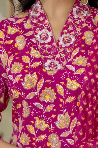 Women Floral Printed Regular Sequinned Kurta with Trousers & With Dupatta