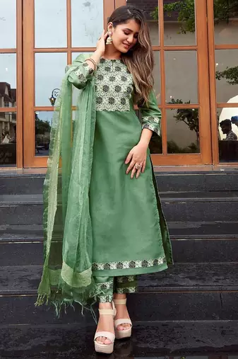 Women Ethnic Motifs Printed Kurta with Trousers & Dupatta