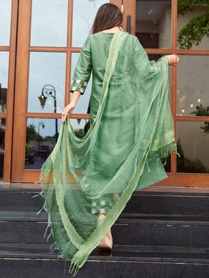 Women Ethnic Motifs Printed Kurta with Trousers & Dupatta 5