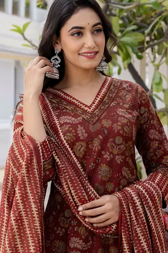 Women Floral Printed V-Neck Kurta with Trousers & With Dupatta