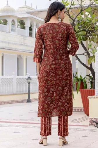Women Floral Printed V-Neck Kurta with Trousers & With Dupatta