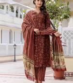Women Floral Printed V-Neck Kurta with Trousers & With Dupatta