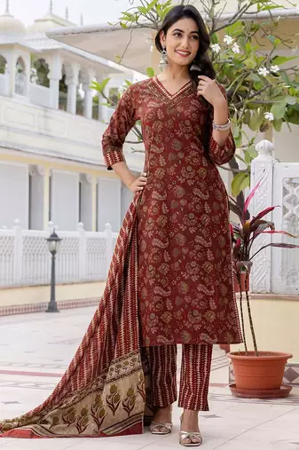 Women Floral Printed V-Neck Kurta with Trousers & With Dupatta
