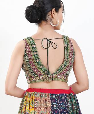 Women's georgette padded back open sleeveless saree blouse 2