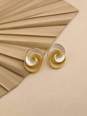 Anti tarnish spiral design stud earrings 1